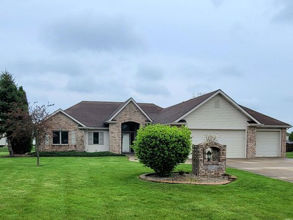 204 Steeplechase Drive, Auburn, IN 46706