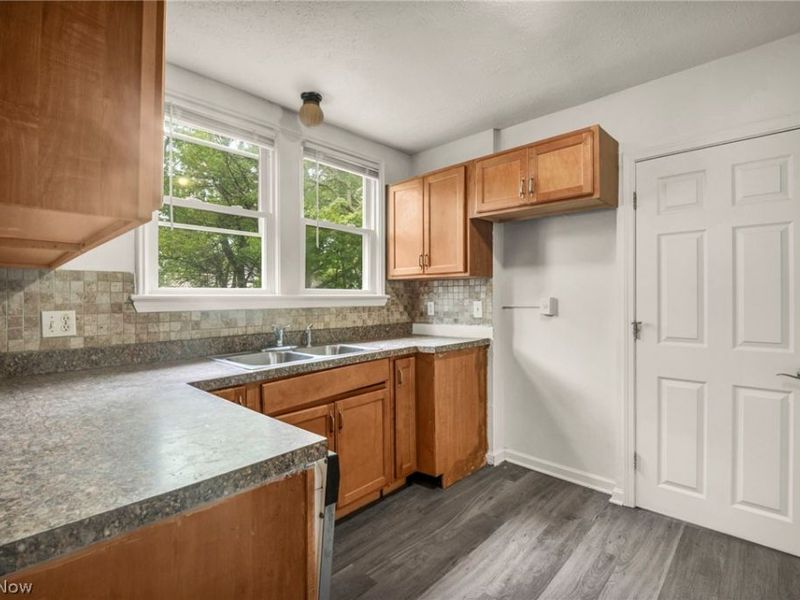 21731 Maydale Avenue, Euclid, OH 44123 Photo 12