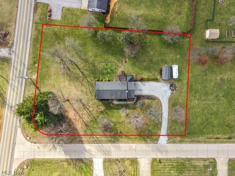 2190 Waterbury Drive, Uniontown, OH 44685 Photo 7