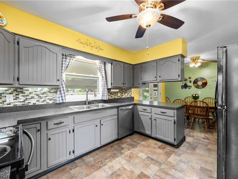 8510 Murray Ridge Road , Elyria, OH 44035 Photo 15