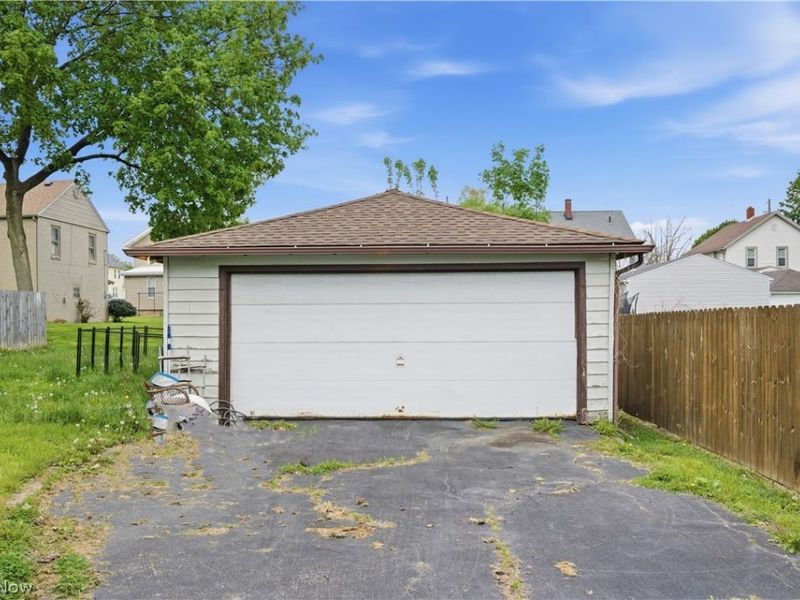 83 Como Street , Struthers, OH 44471 Photo 3