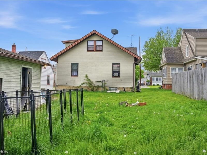 83 Como Street , Struthers, OH 44471 Photo 4
