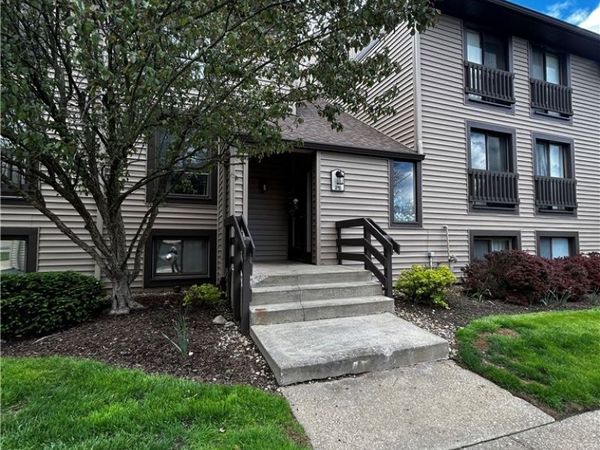 1145 Canyon View Road , Unit 102, Sagamore Hills, OH 44067