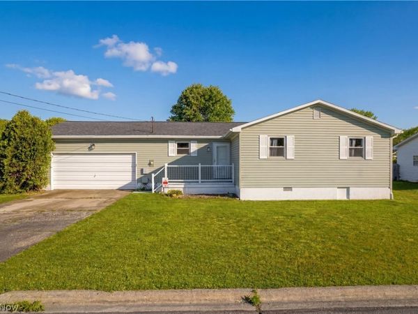 373 Lincoln Drive , Mineral Wells, WV 26150