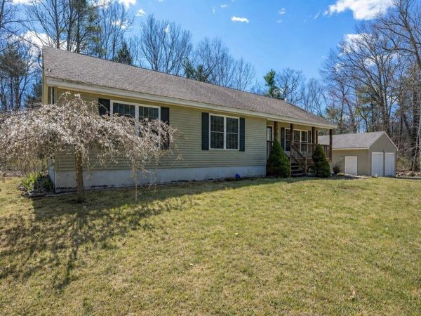 130 Raymond Road, Nottingham, NH 03290