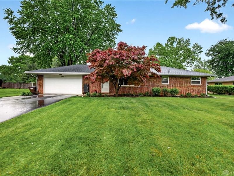 1086 Ceylon Circle, Beavercreek, OH 45430 Photo 2