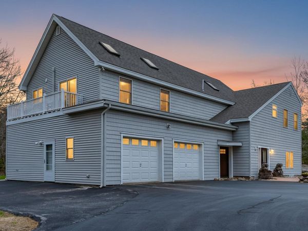 14 Cal Vista Drive, Dayton, ME 04005