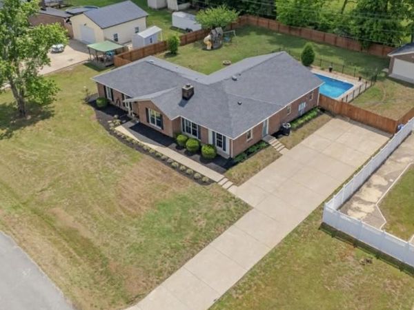 804 Redwood Cir , Columbia, TN 38401