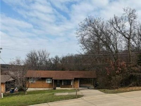 105 Oaklawn Avenue, Warrenton, MO 63383