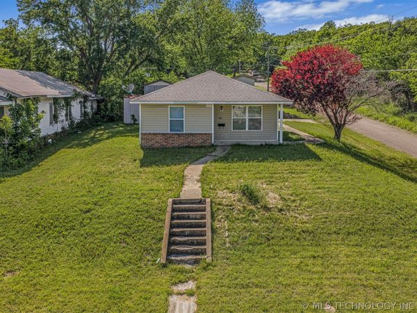 1811 Revard Avenue , Pawhuska, OK 74056
