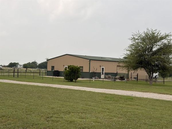 1746 CR 4522 , Decatur, TX 76234