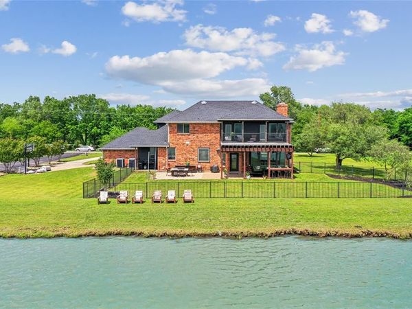 10 Ski Haven Drive, Justin, TX 76247