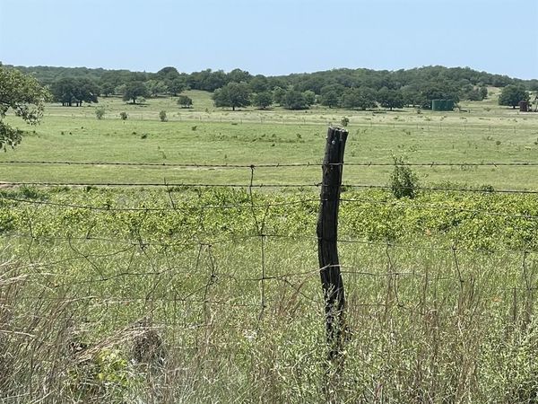 4730 Bugscuffle Road , Bowie, TX 76240