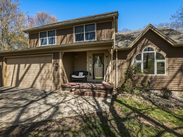7 Terry Ln, Belchertown, MA 01007