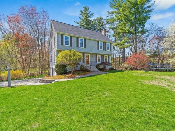 18 Villanova Dr, Westford, MA 01886