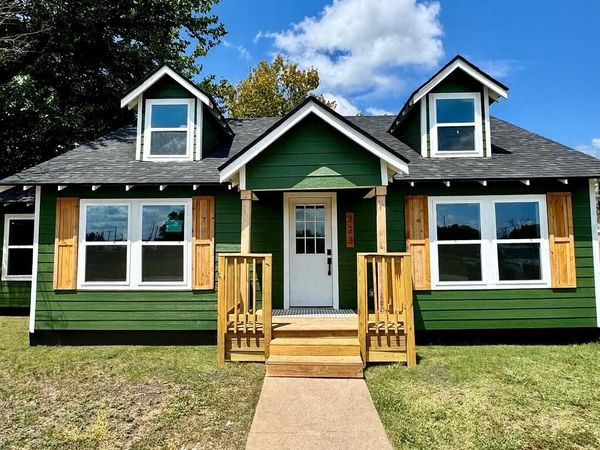 223 NW Front ST , Bartlett, TX 76511