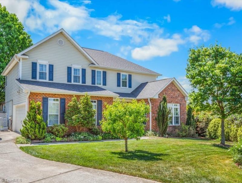 841 Lisa Run Court, Kernersville, NC 27284 Main Photo