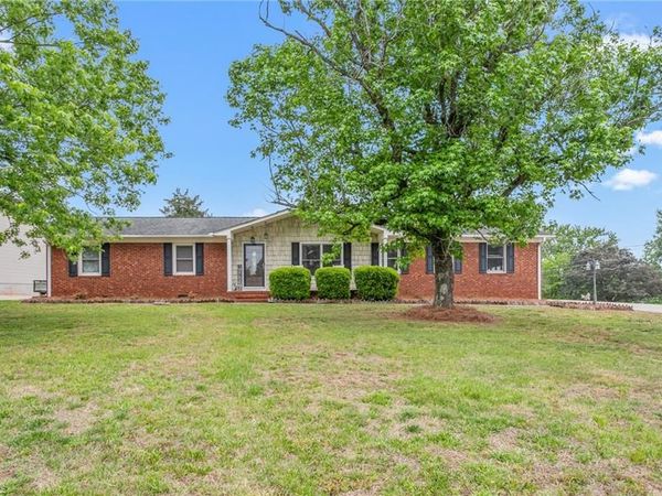 3810 Azalea Lane, Trinity, NC 27370