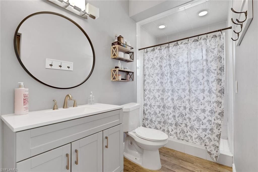 3300 Valencia Dr, Naples, FL 34120 Photo