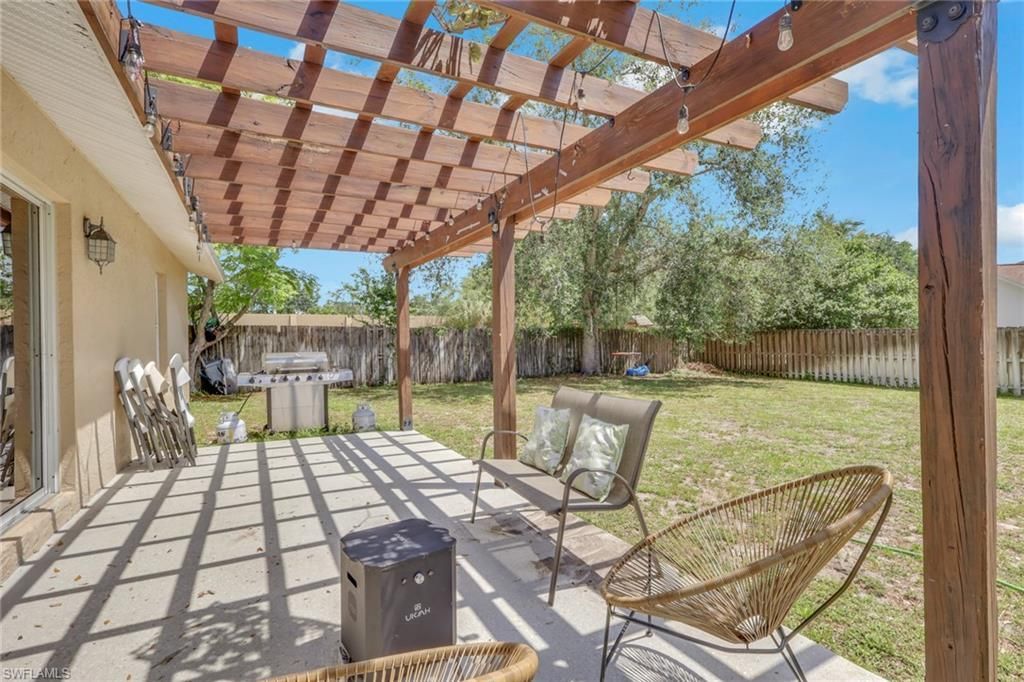 3300 Valencia Dr, Naples, FL 34120 Photo