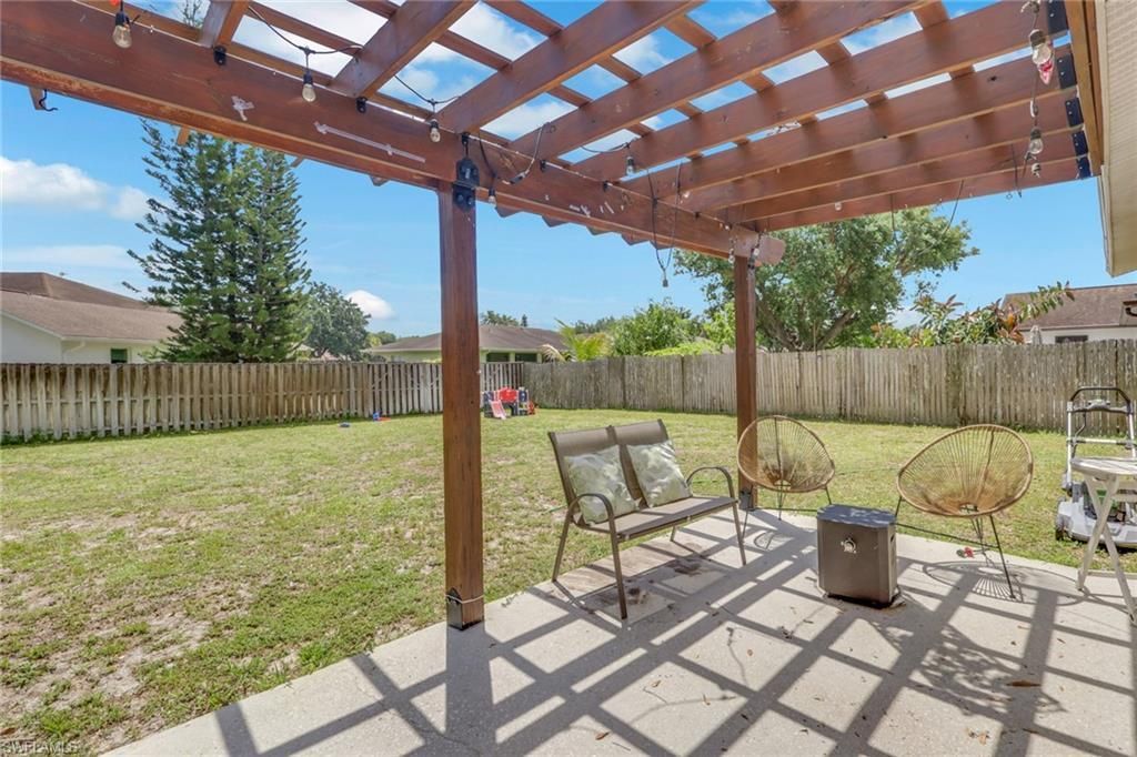 3300 Valencia Dr, Naples, FL 34120 Photo