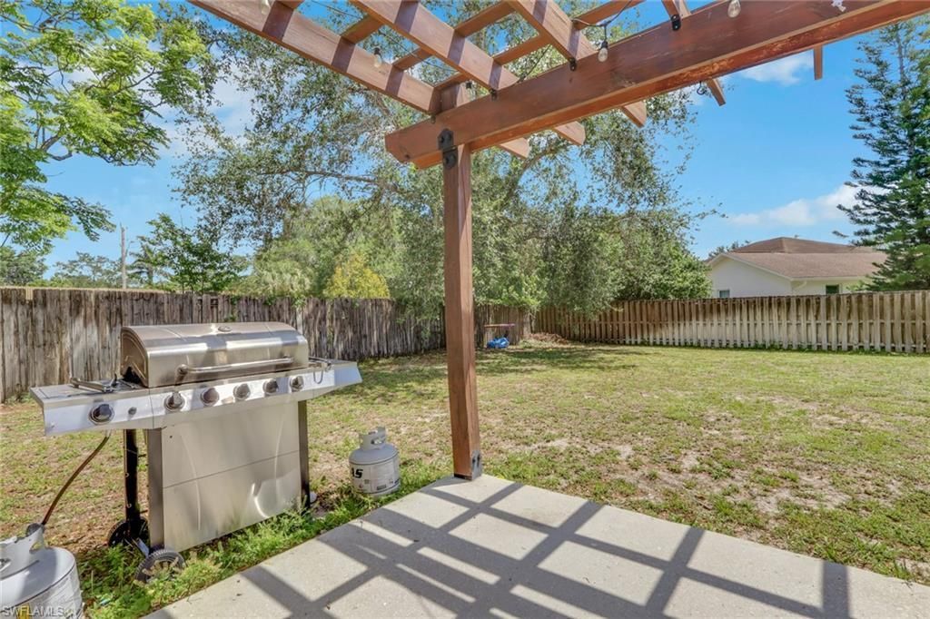 3300 Valencia Dr, Naples, FL 34120 Photo