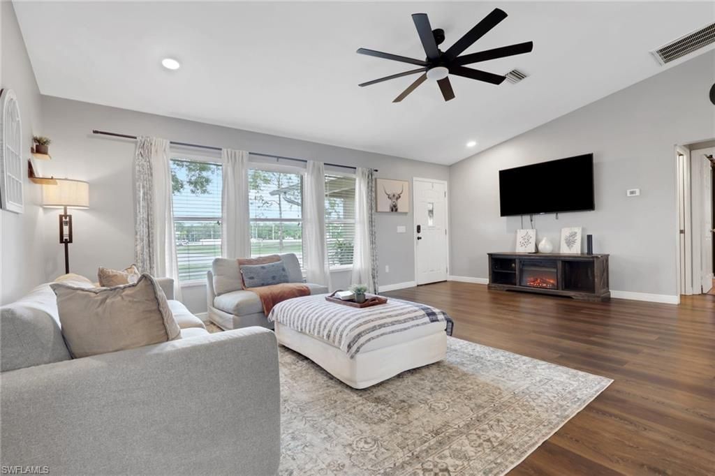 3300 Valencia Dr, Naples, FL 34120 Photo