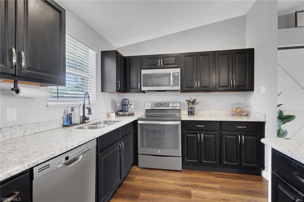 3300 Valencia Dr, Naples, FL 34120 Photo