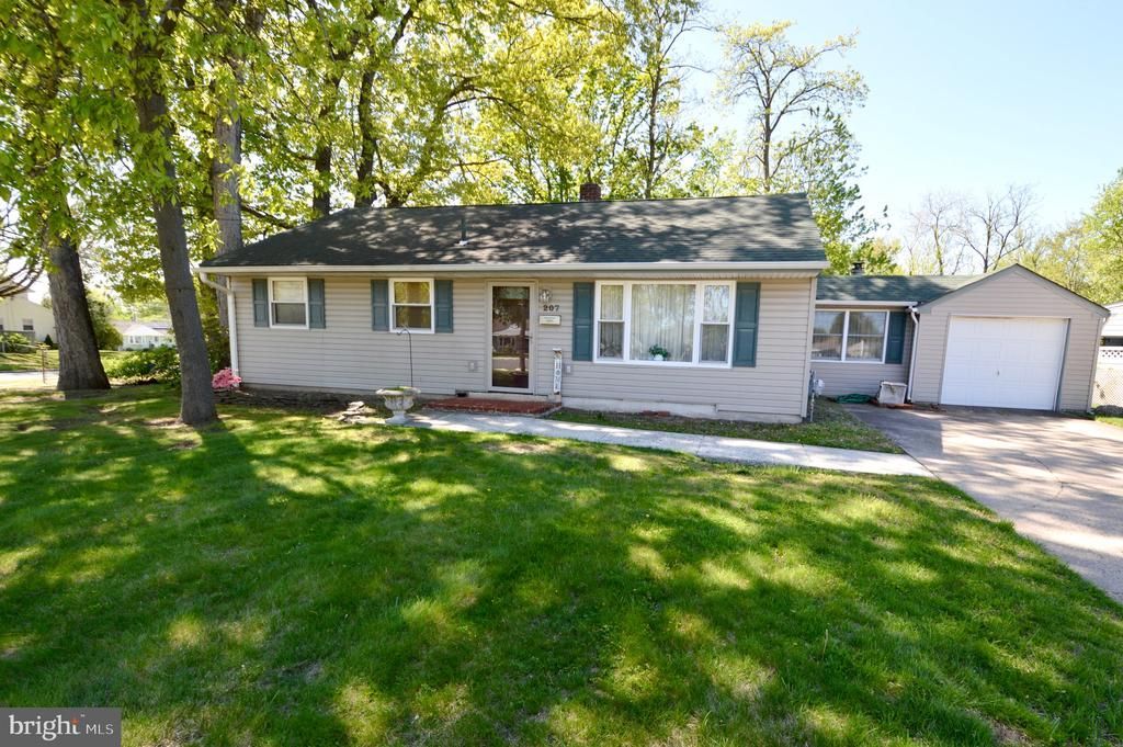 207 Phillips Avenue, Magnolia, NJ 08049 Main Photo