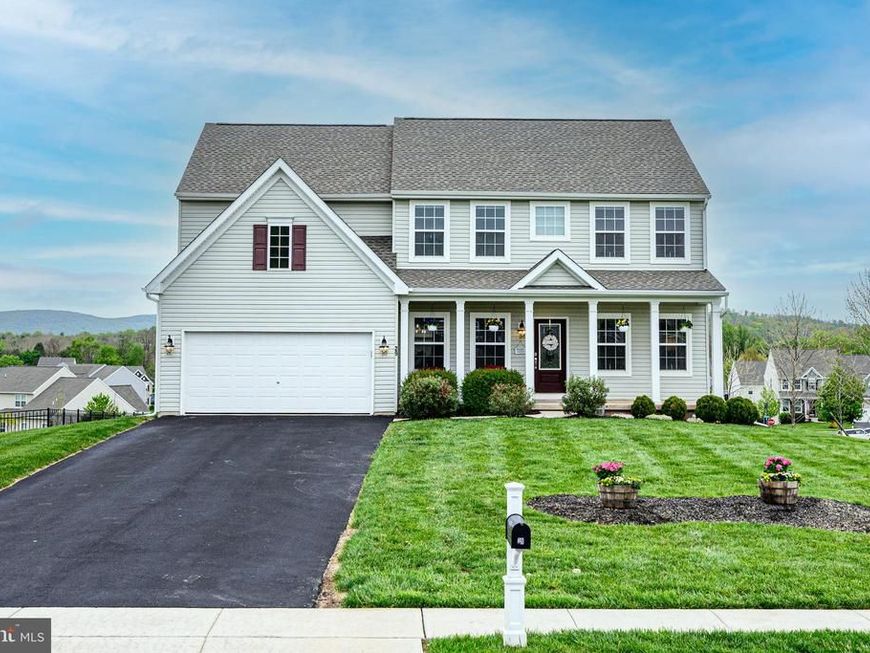 29 Sovereign Drive , Douglassville, PA 19518 Main Photo