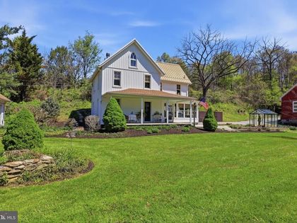 1689 TOLNA JUNCTION LANE New Freedom, PA 17349