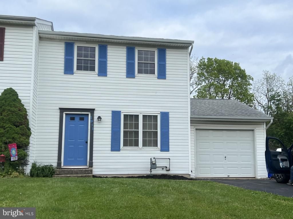 1911 PIN OAK DRIVE, YORK, PA 17402