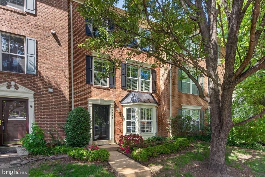 1343 Argall Place , Alexandria, VA 22314 Main Photo