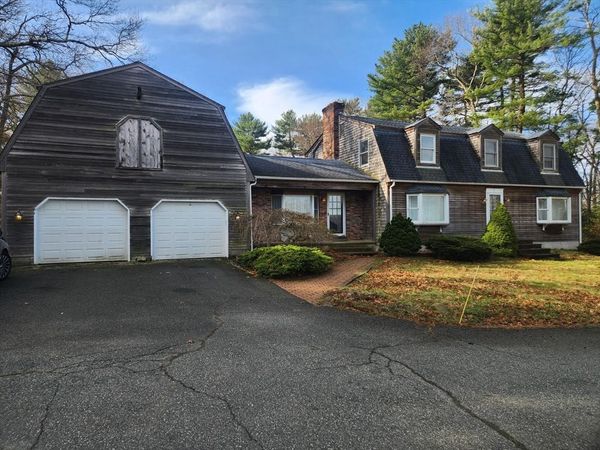 700 Locust St, Swansea, MA 02777