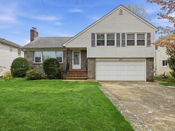 117 Lefferts Road , Garden City, NY 11530