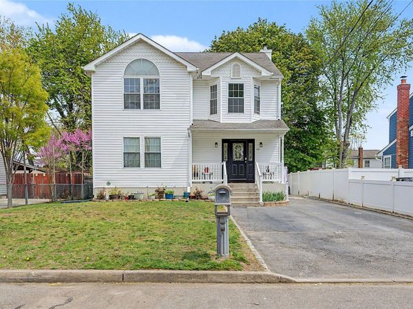 69 S 28th Street , Wyandanch, NY 11798