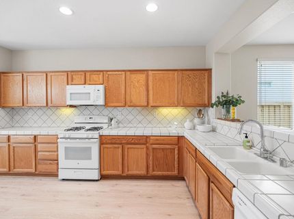 1295 Hawthorne Ln, Lincoln, CA 95648 Photo