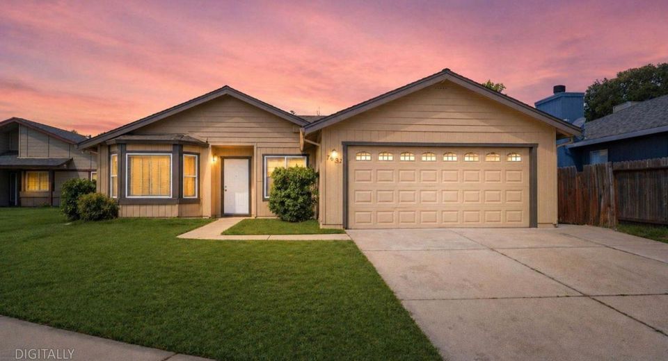 7632 Harmony Oaks Way, Sacramento, CA 95828 Photo