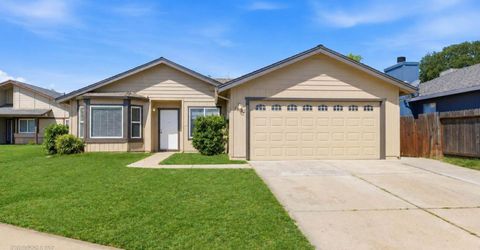 7632 Harmony Oaks Way, Sacramento, CA 95828 Photo