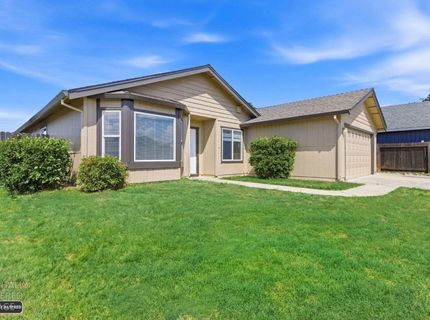 7632 Harmony Oaks Way, Sacramento, CA 95828 Photo