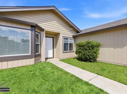 7632 Harmony Oaks Way, Sacramento, CA 95828 Photo