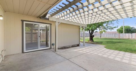 7632 Harmony Oaks Way, Sacramento, CA 95828 Photo