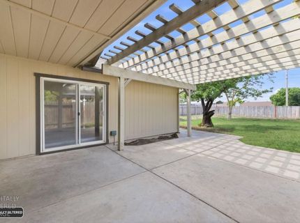 7632 Harmony Oaks Way, Sacramento, CA 95828 Photo