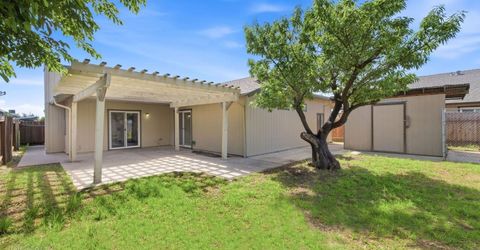 7632 Harmony Oaks Way, Sacramento, CA 95828 Photo