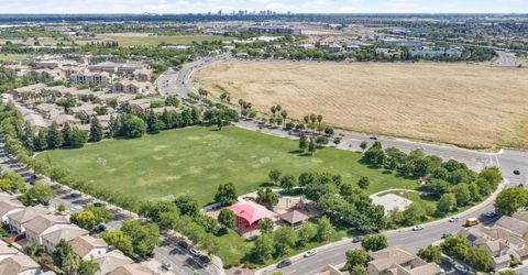 3301 N Park Dr #1716, Unit 1716, Sacramento, CA 95835 Photo