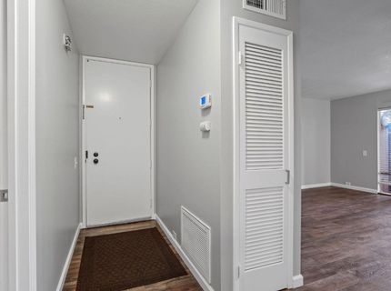 2201 Woodside Ln #10, Unit 10, Sacramento, CA 95825 Photo