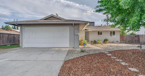 716 Winslow Dr, Yuba City, CA 95991 Photo