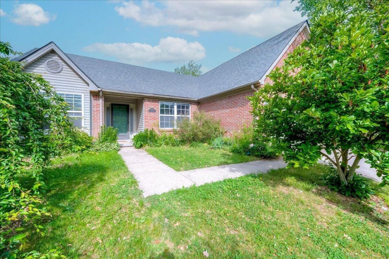 880 Burkewood Drive, Lexington, KY 40509 Main Photo