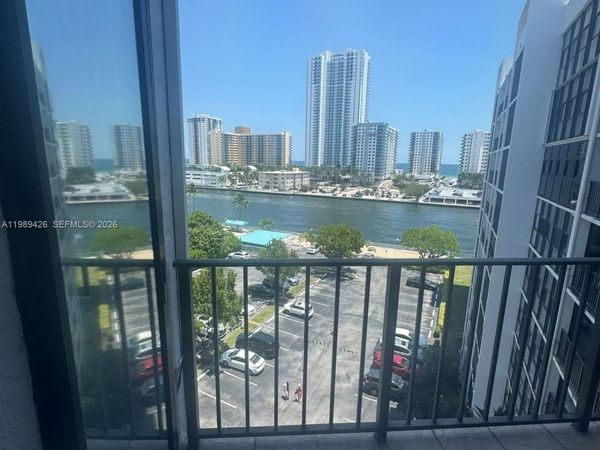 800 E Parkview Dr , Unit 802, Hallandale Beach, FL 33009