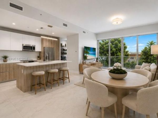 545 SW 11th St, Unit 208, Miami, FL 33129